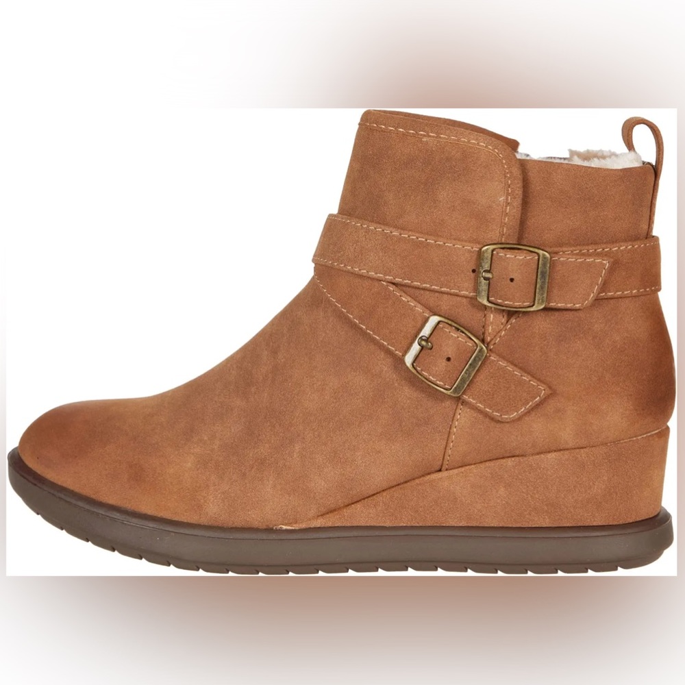 EuroSoft Jetwood Tan Ankle Boots Women’s Size 9M. Super cute!